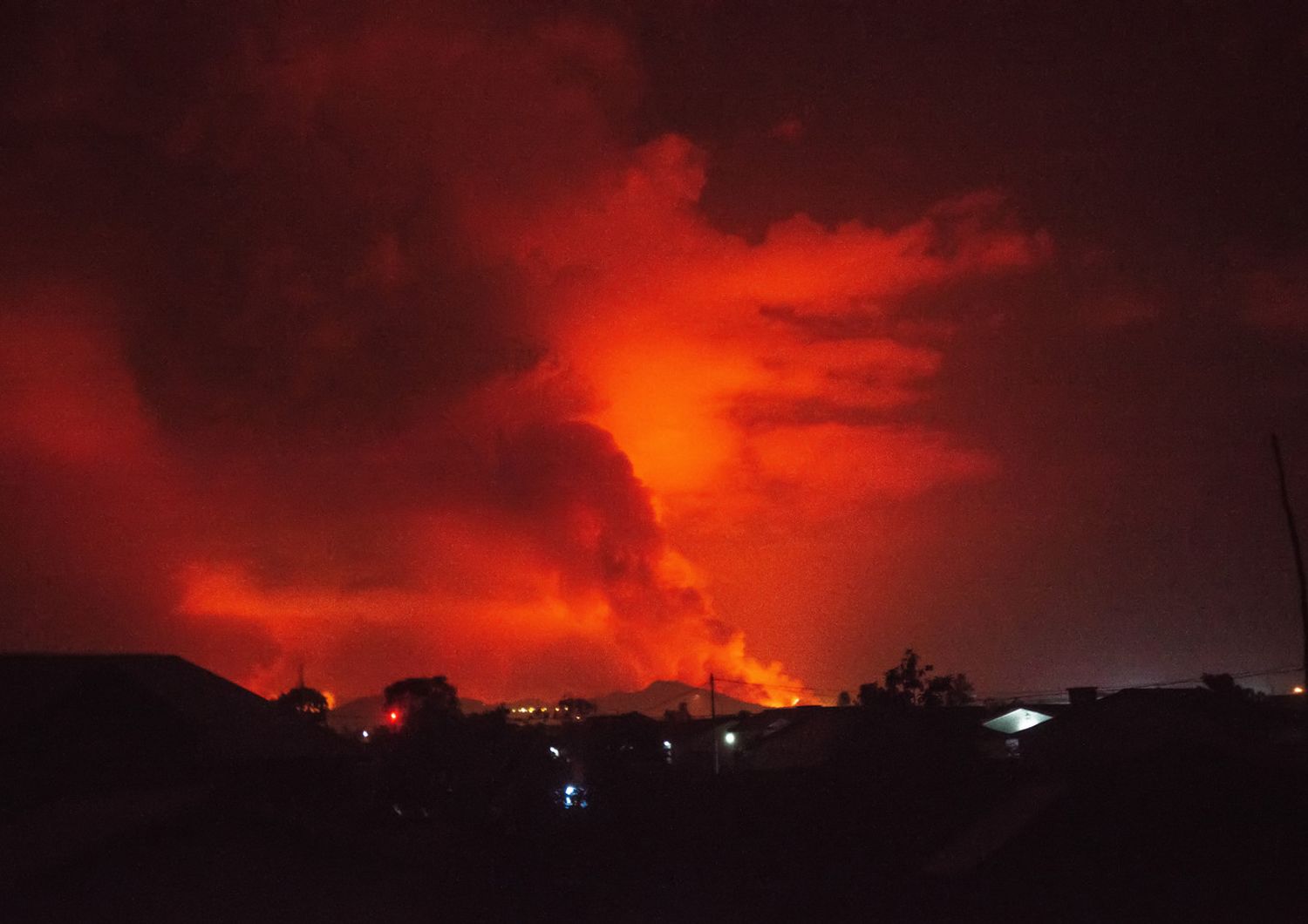 Rd Congo: l'eruzione del vulcano Nyiragongo minaccia la citt&agrave; di Goma
