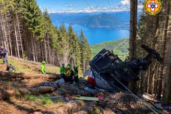 La cabina della funivia Stresa-Mottarone precipitata