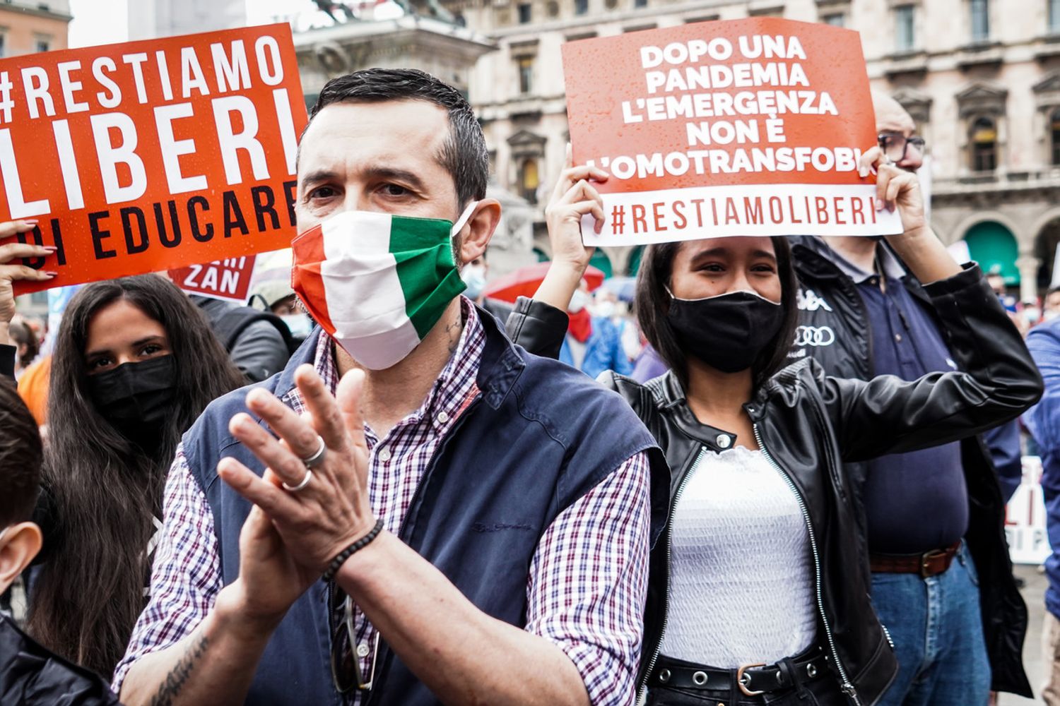 Manifestazione a Milano contro il ddl Zan