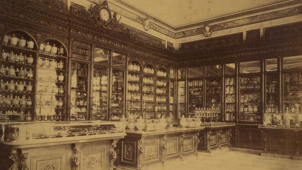 L'interno di Palazzo Marignoli a fine '800