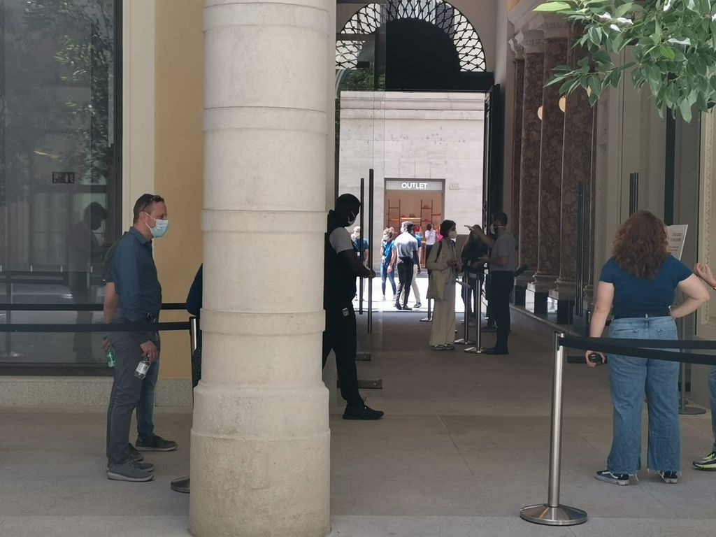 l'Apple Store di via del Corso a Roma&nbsp;