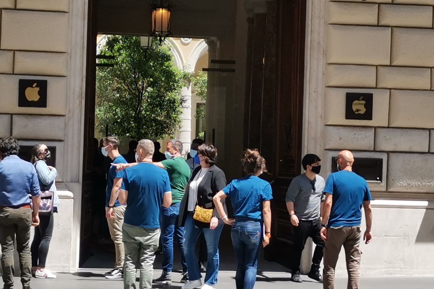 l'Apple Store di via del Corso a Roma