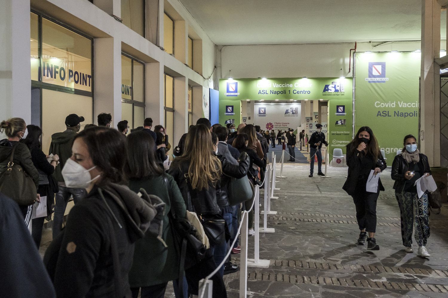 centro vaccini a Napoli