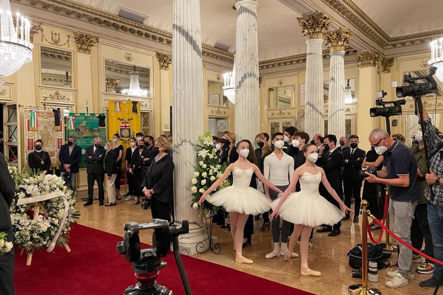 &nbsp;la camera ardente di Carla Fracci al Teatro alla Scala