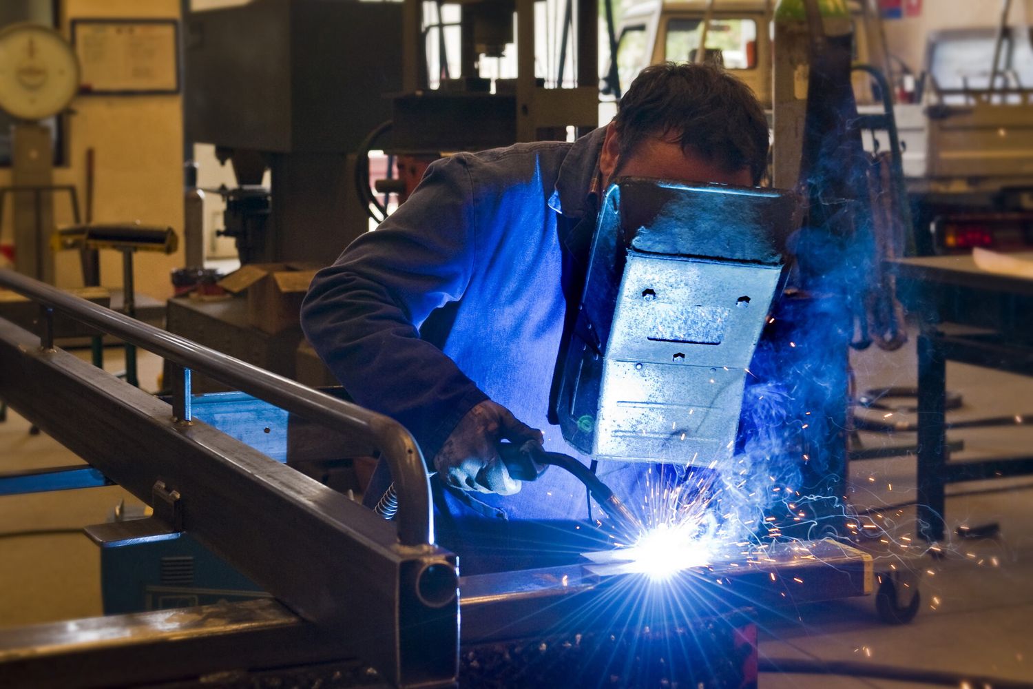 Operaio al lavoro &nbsp;