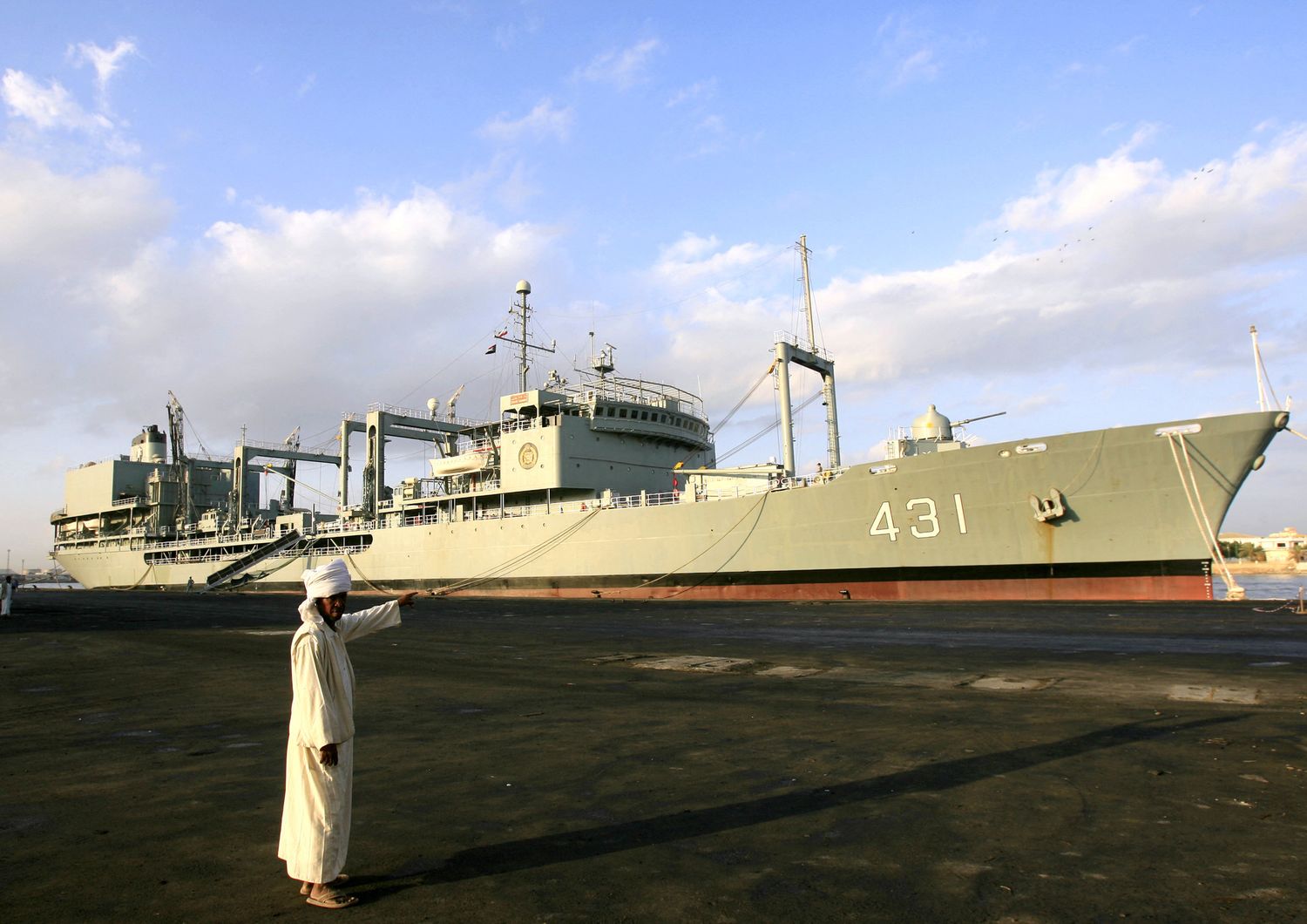 La nave della Marina Iraniana Kharg