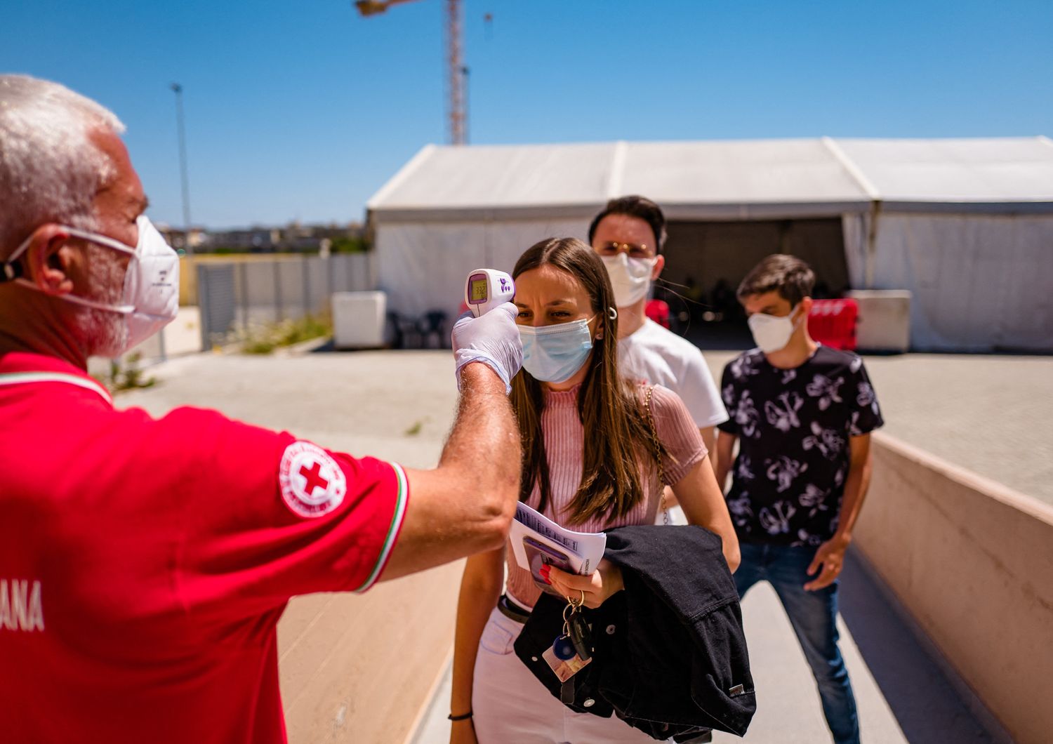 vaccinazione per i maturandi nello stadio di Molfetta