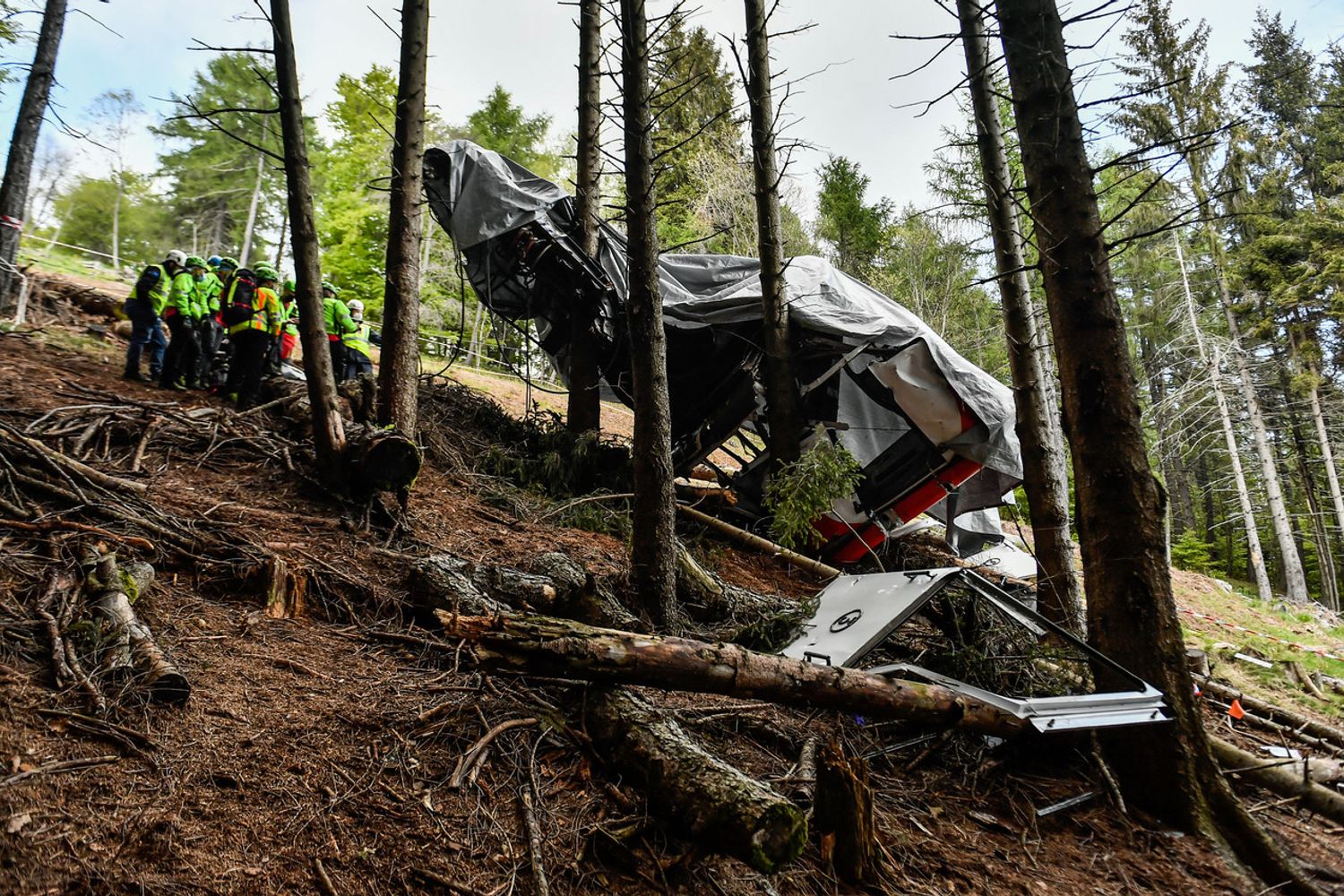 Il luogo dello schianto della funivia del Mottarone