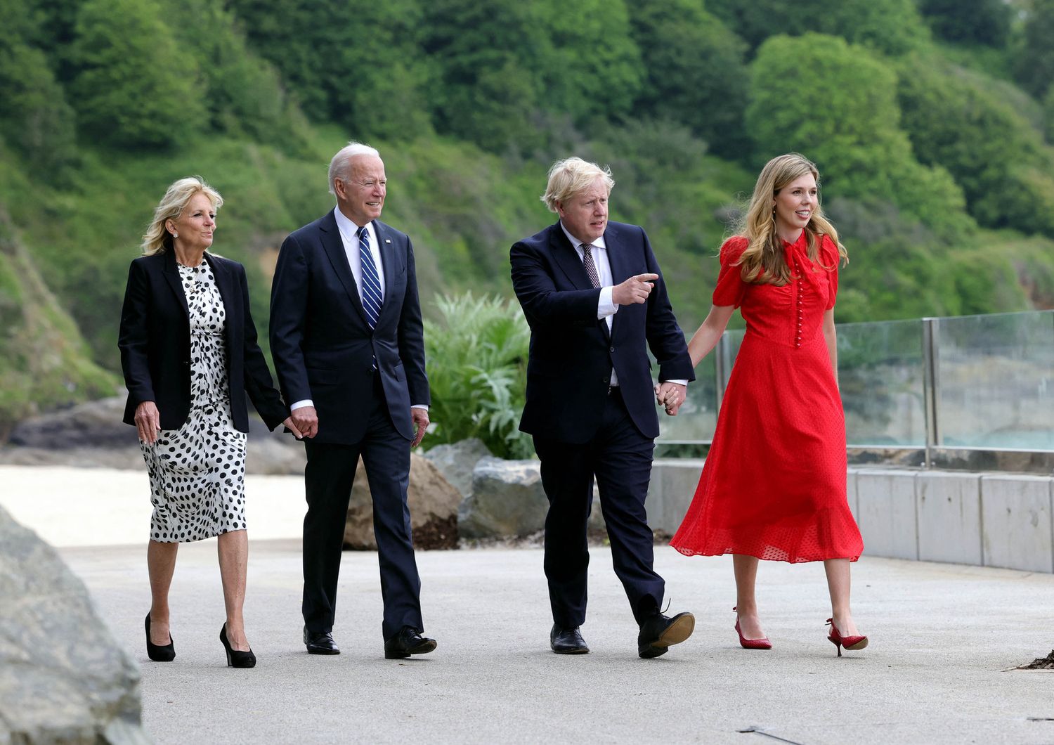 Il presidente Usa Joe Biden e il Primo Ministro britannico Boris Johnson con le rispettive mogli in Cornovaglia per il vertice G7&nbsp;