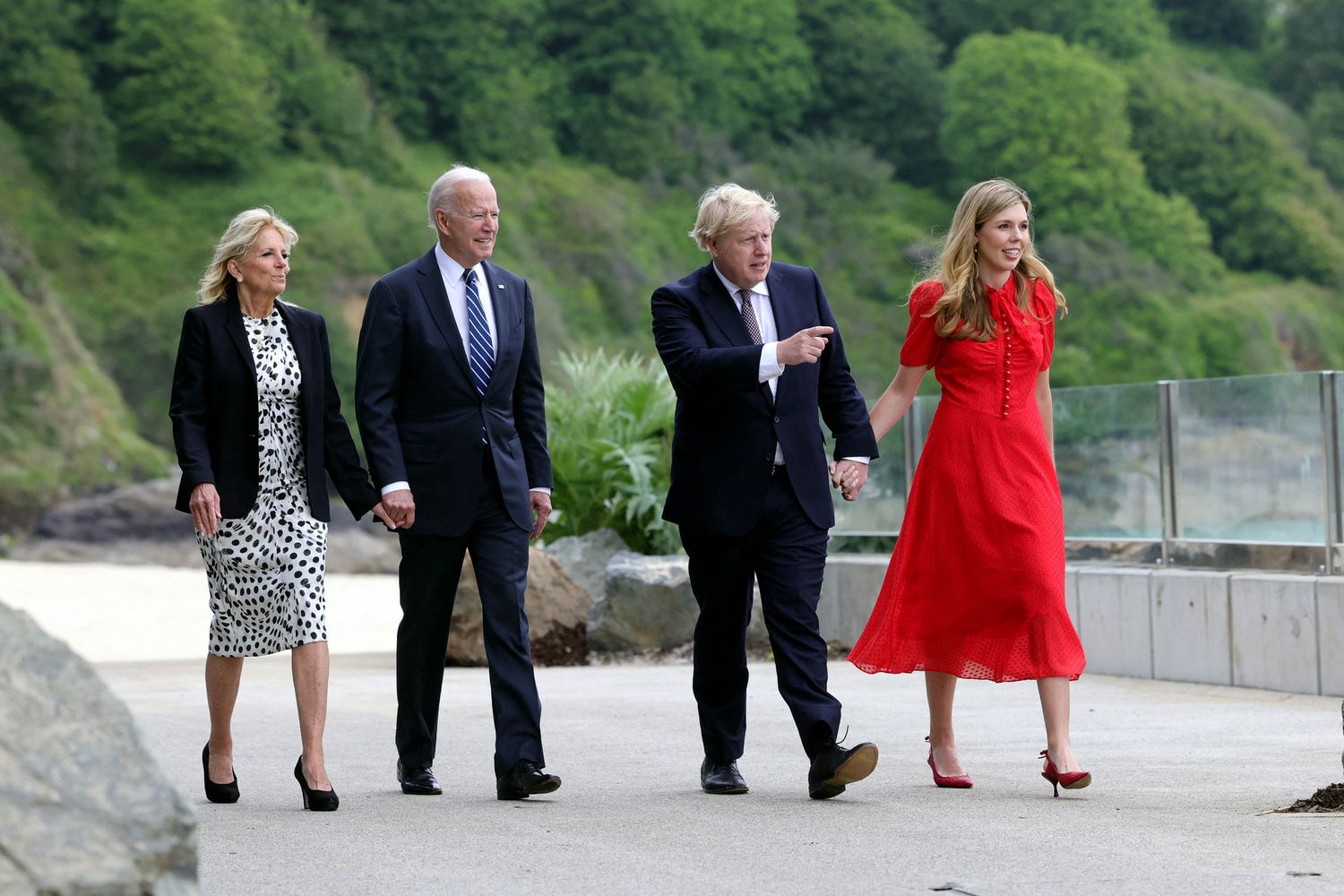 Il presidente Usa Joe Biden e il Primo Ministro britannico Boris Johnson con le rispettive mogli in Cornovaglia per il vertice G7&nbsp;