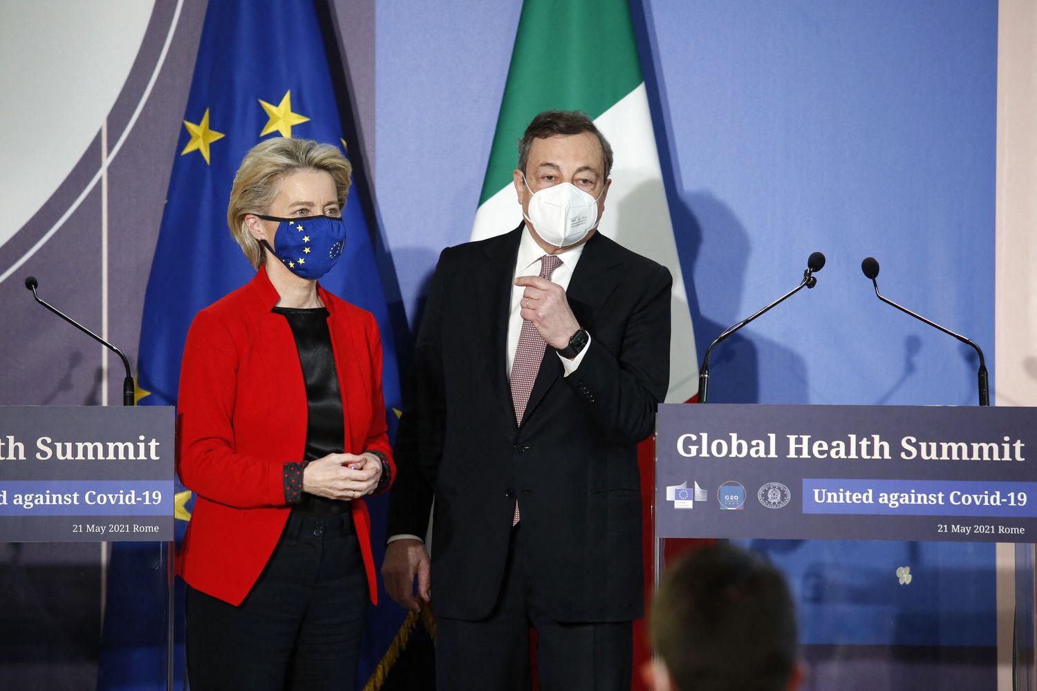 Ursula Von der Leyen e Mario Draghi