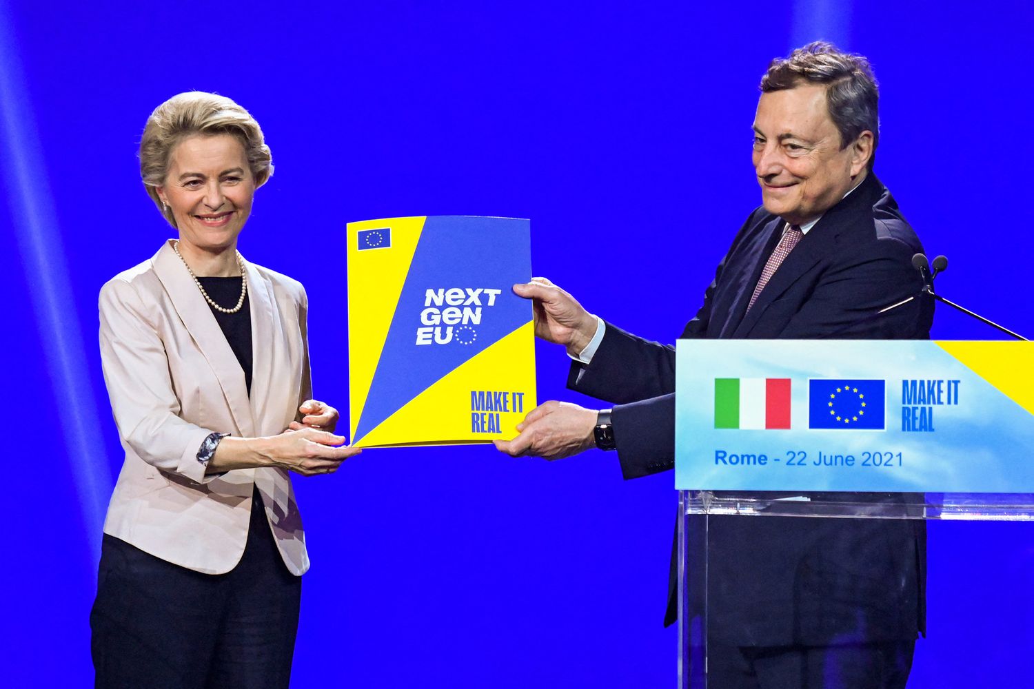 Ursula von der Leyen e Mario Draghi