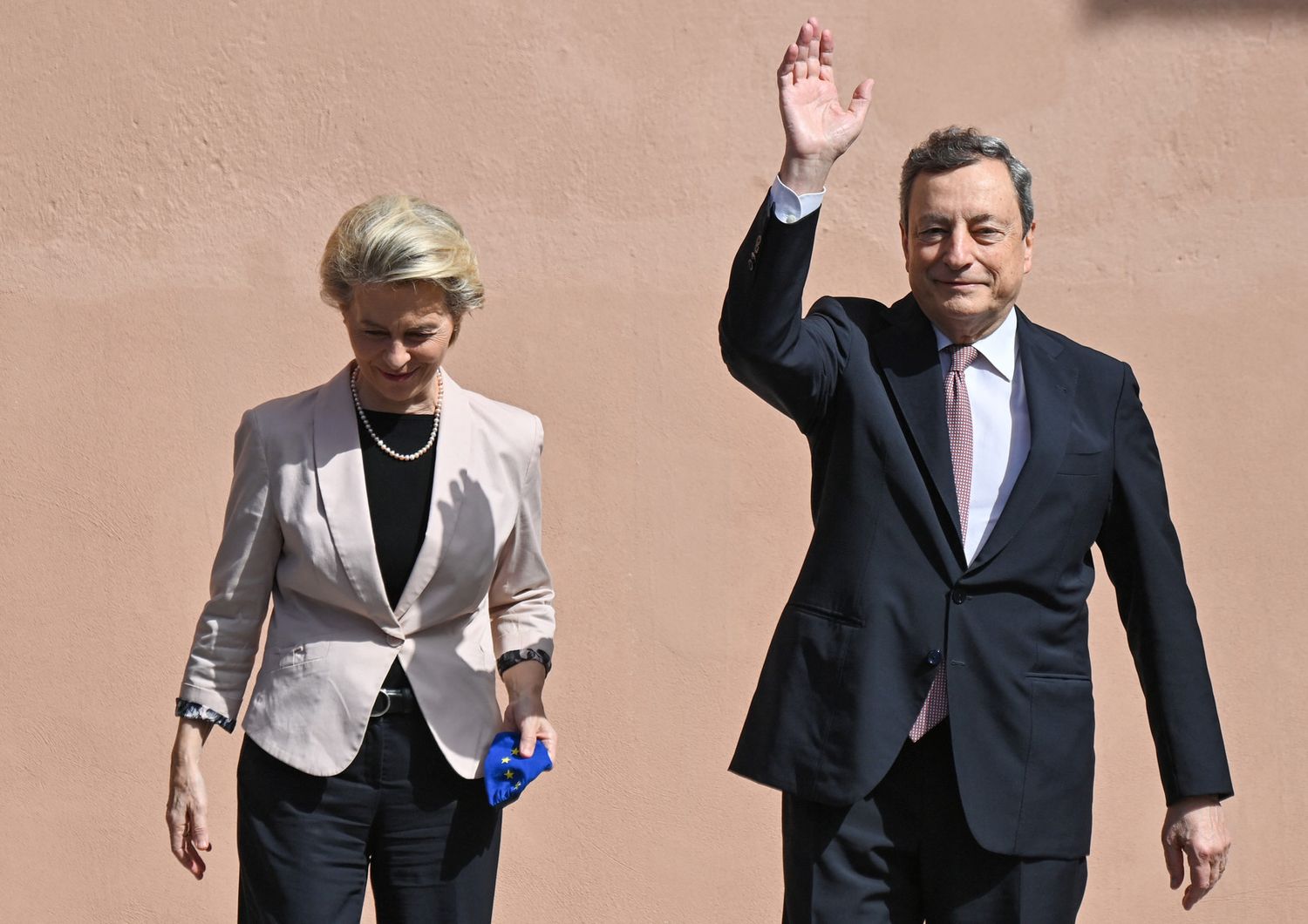 Ursula von der Leyen e Mario Draghi