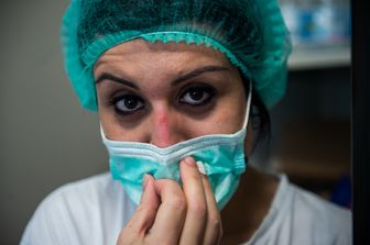 Un'infermiera di&nbsp;Presidio Ospedaliero di Oglio Po, il piccolo ospedale trasformato in Anti Covid