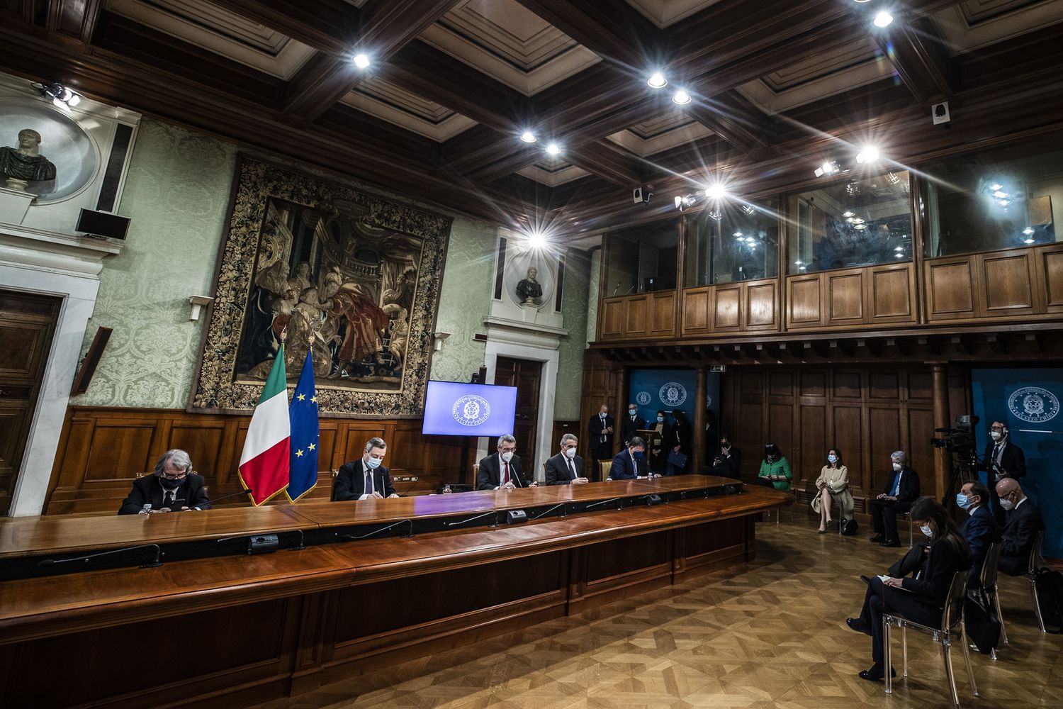 Un incontro tra Draghi e i sindacati del marzo scorso