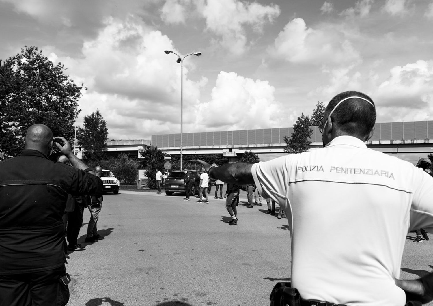 Una manifestazione davanti al carcere di Santa Maria Capua Vetere