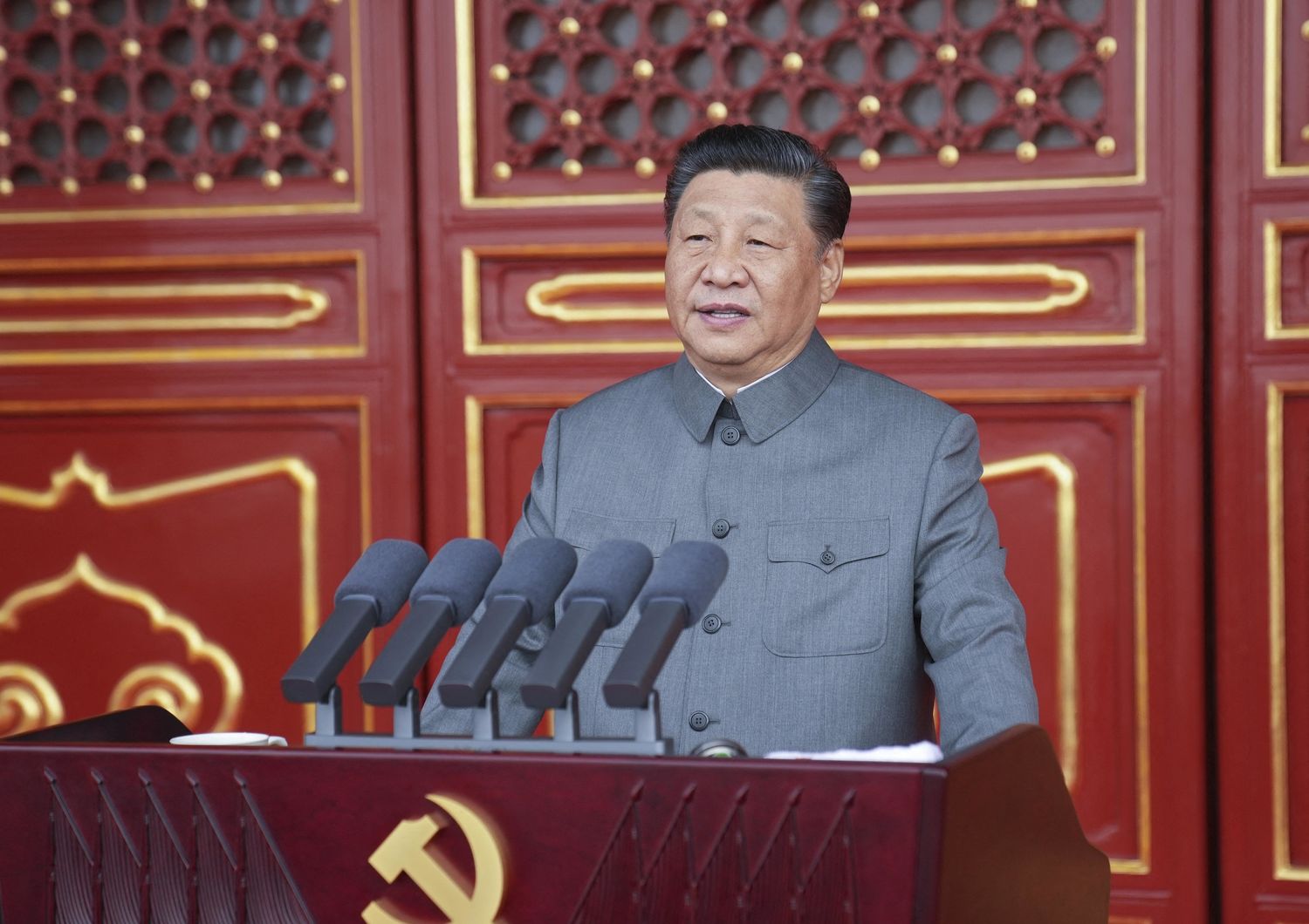 Xi Jinping con la divisa maoista