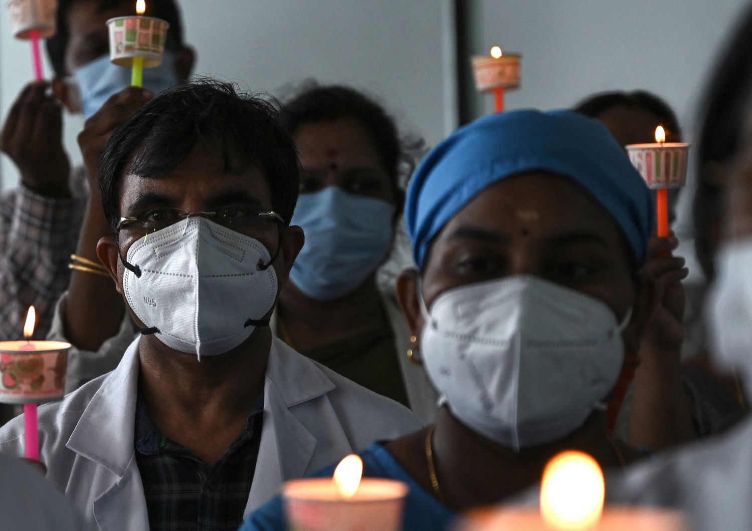 India: veglia in omaggio ai medici che hanno perso la vita durante la pandemia