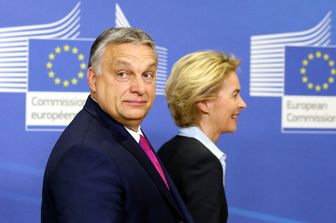 Il premier ungherese Orban e la presidente della Commissione Ue, von der Leyen