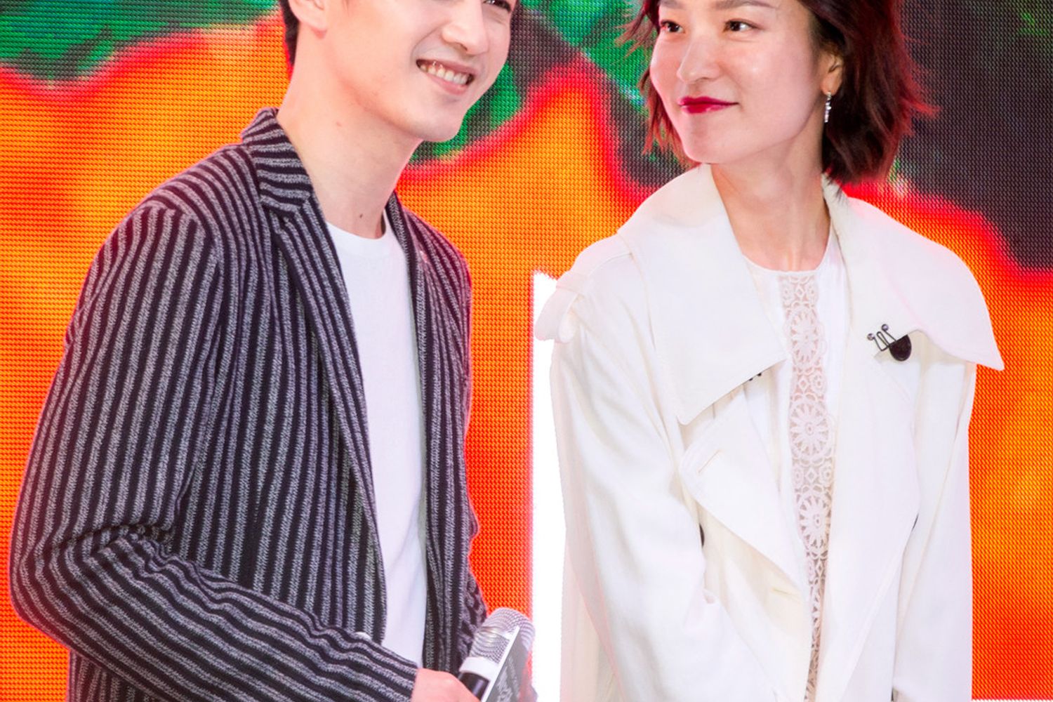 L'attore Chen Xiao con Du Juan alla presentazione del film &quot;Lost in Love&quot; ispirato alla storia di Guo Gangtang e di suo figlio