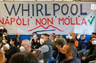 Un'assemblea sindacale alla Whirpool del 2020