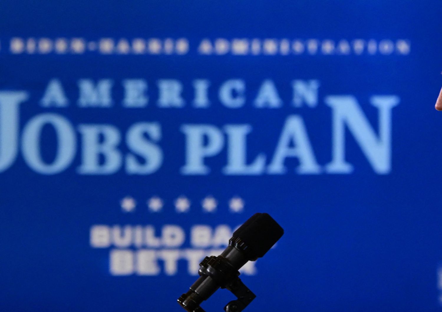 Usa: Biden illustra il piano per l'occupazione