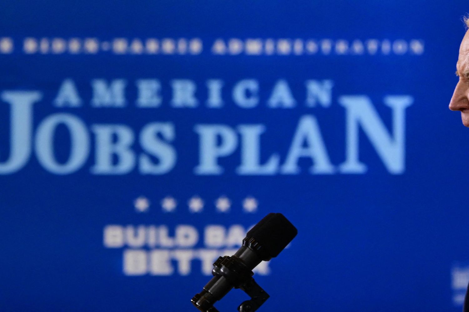 Usa: Biden illustra il piano per l'occupazione