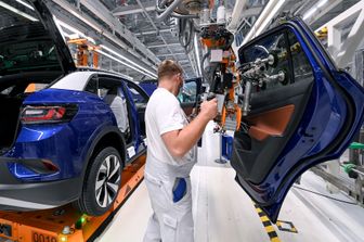 Auto: la fabbrica Volkswagen di Zwickau, in Sassonia