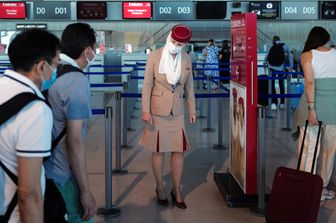 Imbarco di un volo in partenza per Dubai