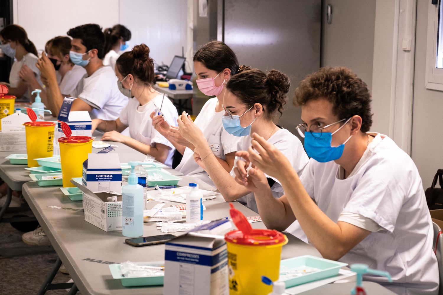 Covid: il centro di vaccinazione di Tolosa, in Francia, uno dei pi&ugrave; grandi d'Europa