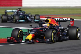 Max Verstappen conquista pole e Sprint Race a Silverstone