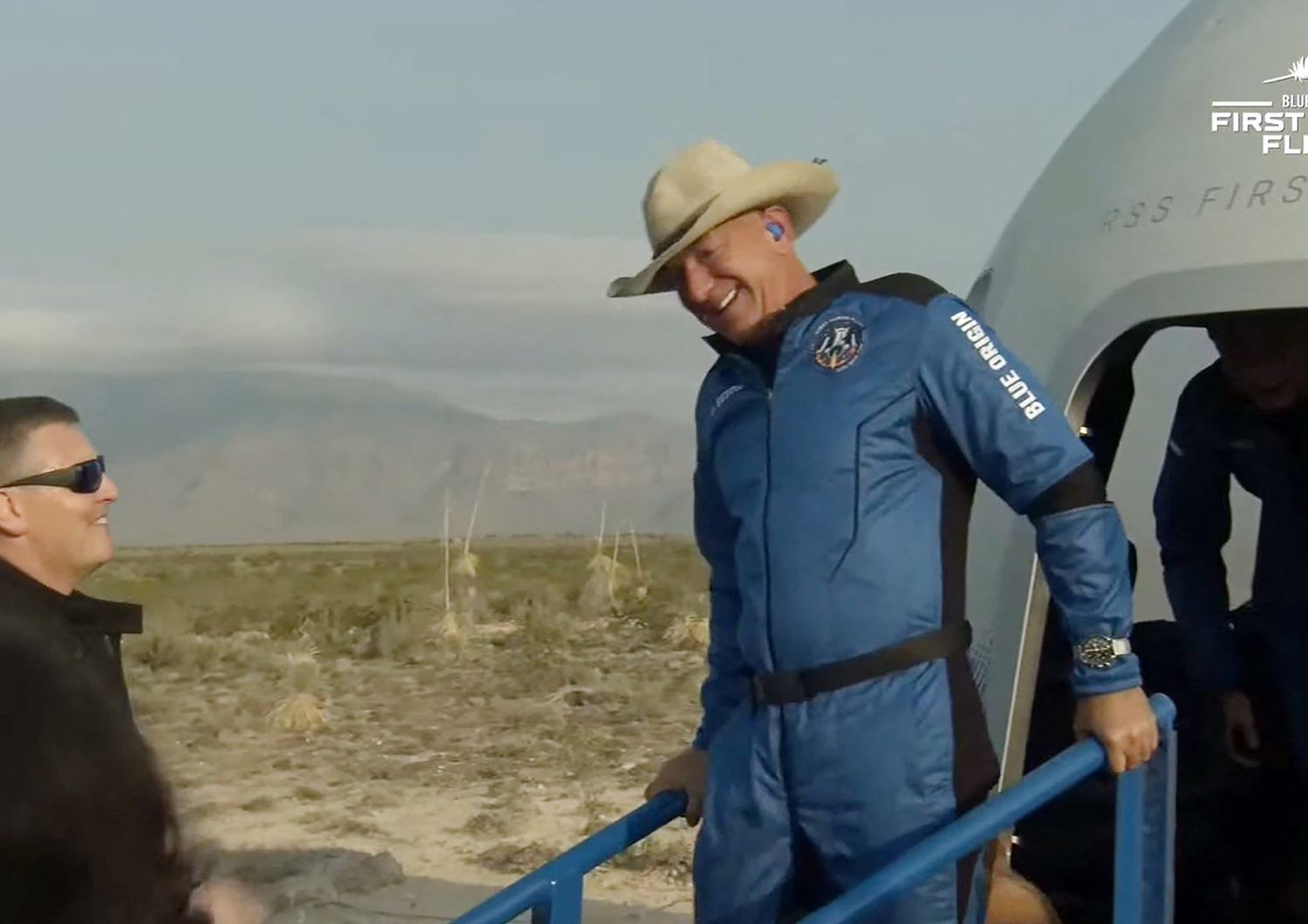 Jeff Bezos esce dalla Blue Origin