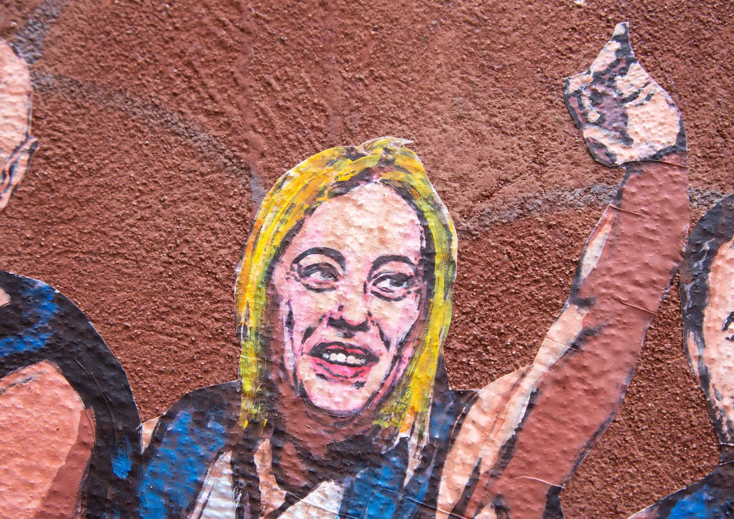 Giorgia Meloni raffigurata in un murales