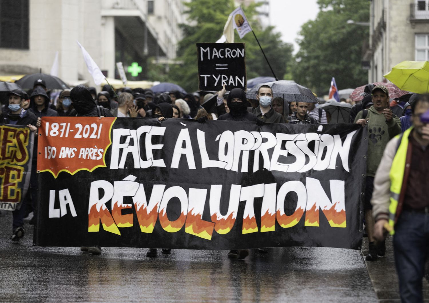 Francia: manifestazioni contro il green pass