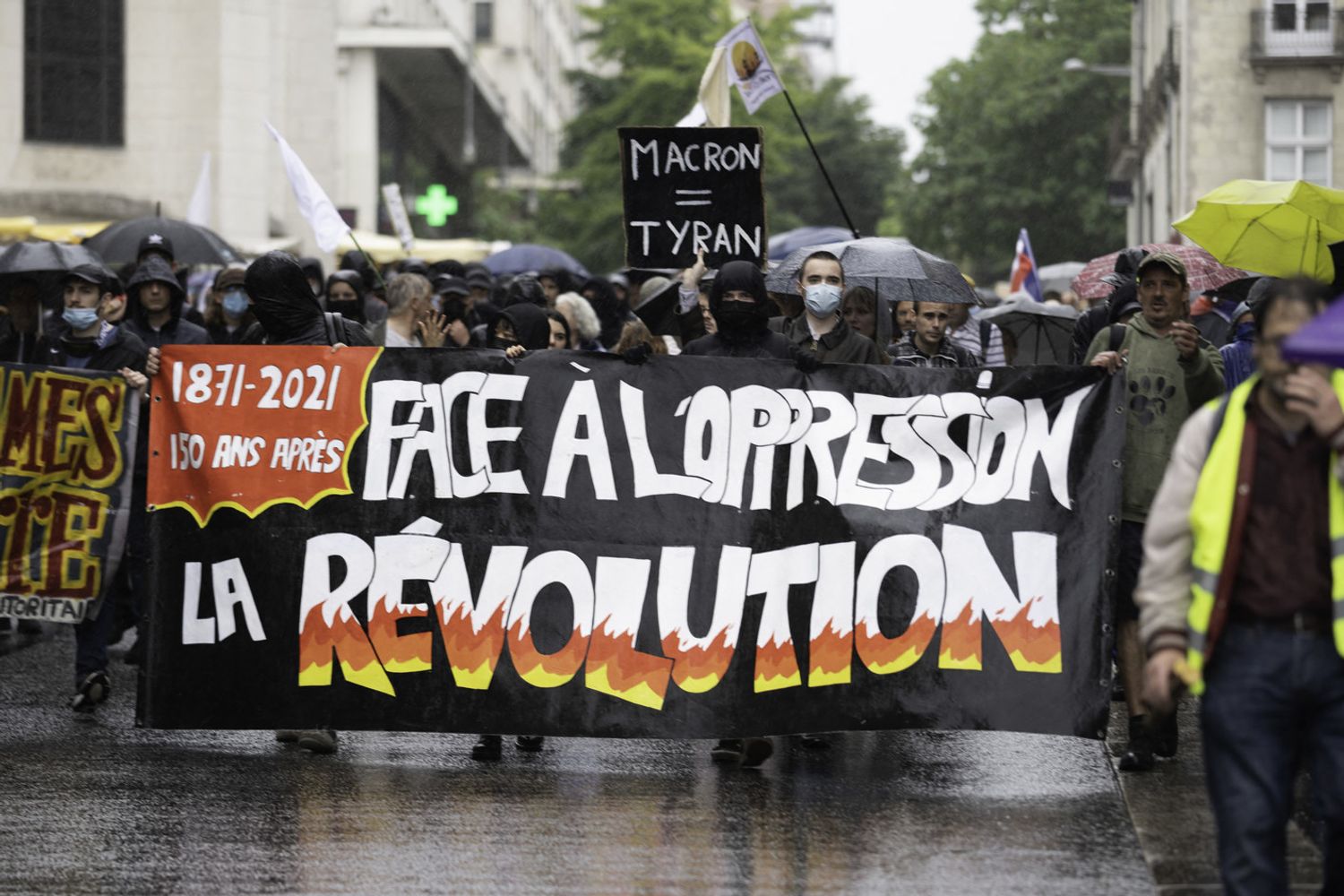 Francia: manifestazioni contro il green pass