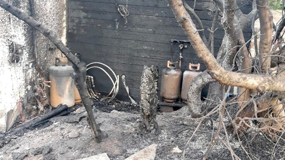 Il resort del reality Temptation Island distrutto dalle fiamme