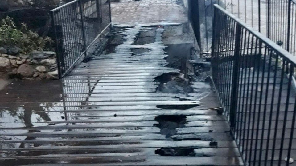 Il resort del reality Temptation Island distrutto dalle fiamme