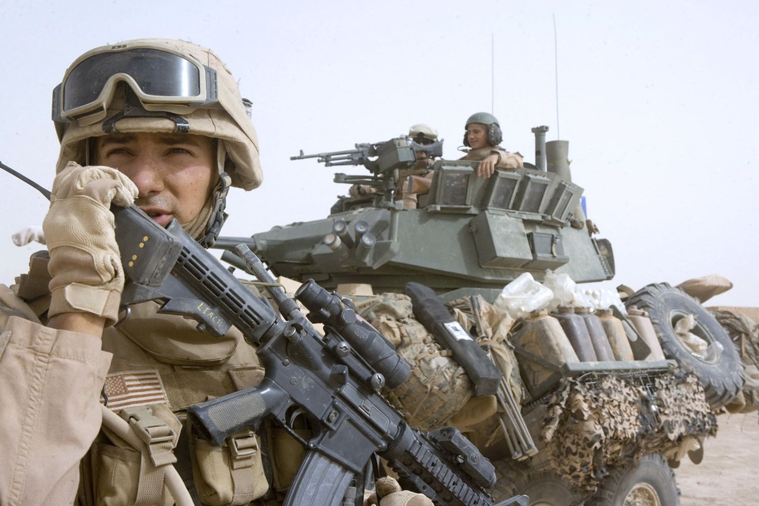 Iraq: una pattuglia dei marines nella zona di Anbar