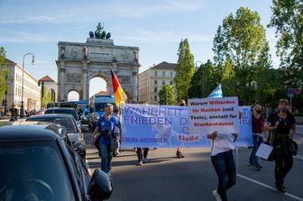 Manifestazione no vax a Monaco, Germania, lo scorso giugno