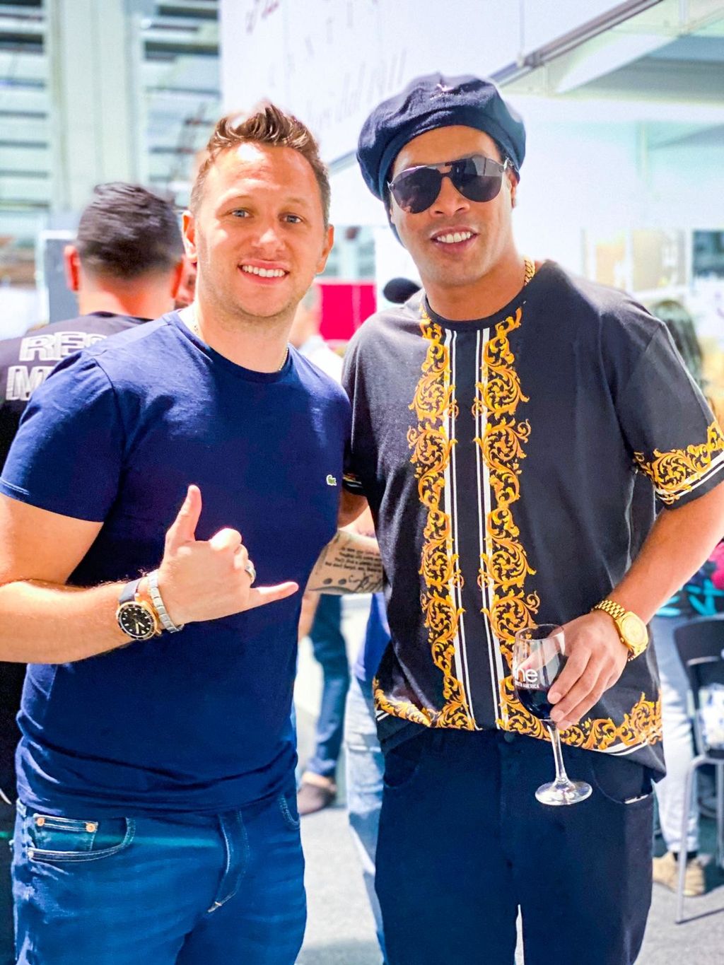 Samuele Mura con Ronaldhino