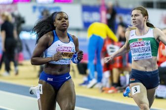 A sinistra l'atleta britannica Asha Philip, a sinistra la bielorussa Krystsina Tsimanouskaya agli europei del 2019&nbsp;