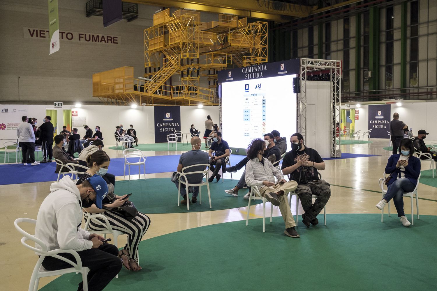 Hub vaccini nell'aeroporto di Napoli Capodichino&nbsp;