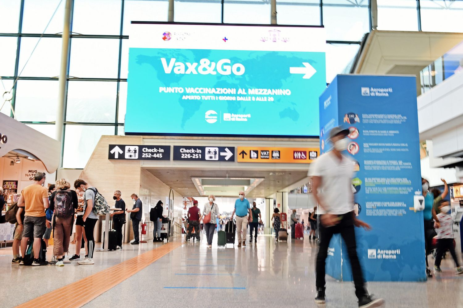 centro vaccini nel Terminal Tre dell'aeroporto di Fiumicino&nbsp;