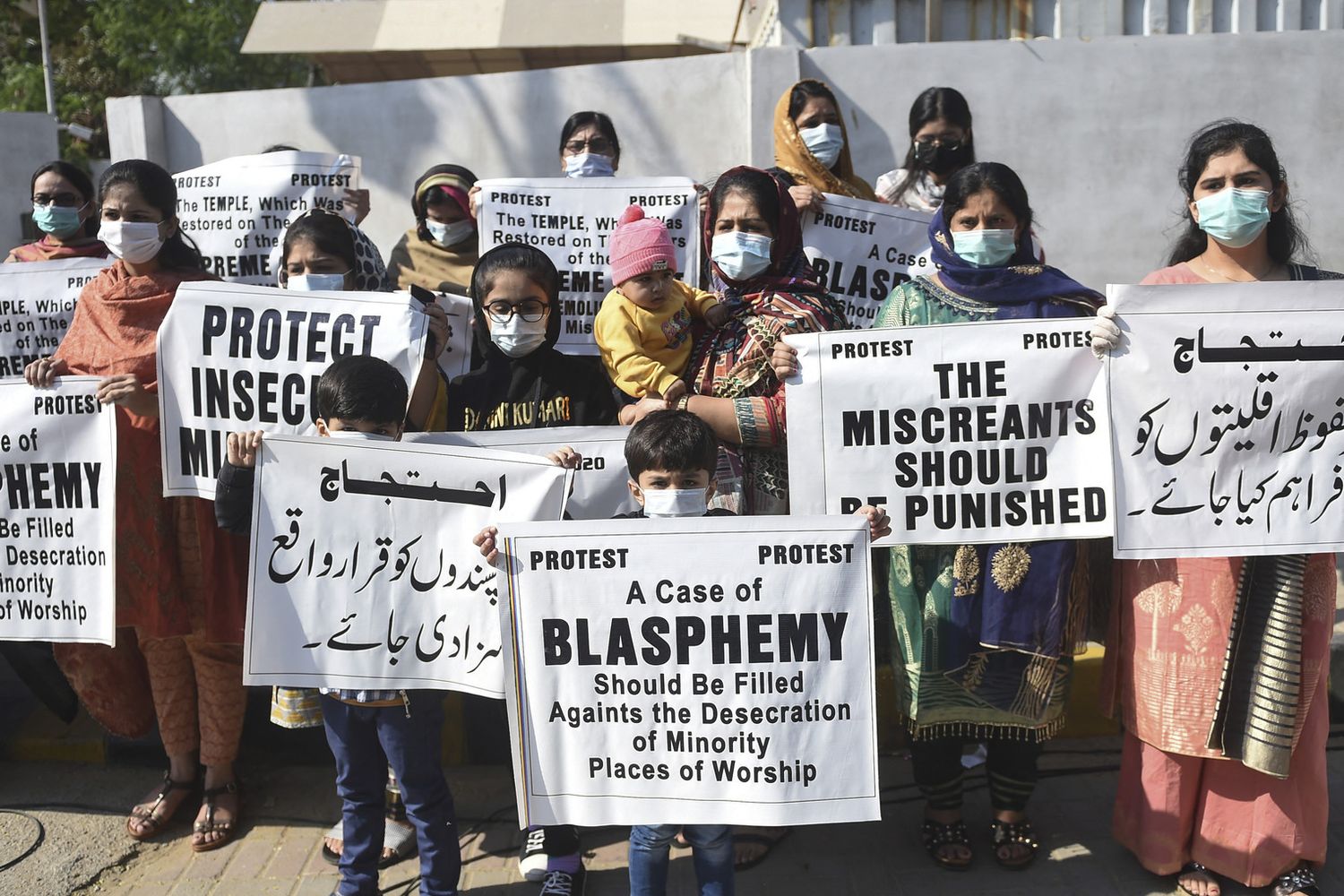 Ind&ugrave; pakistani protestanto contro le discriminazioni