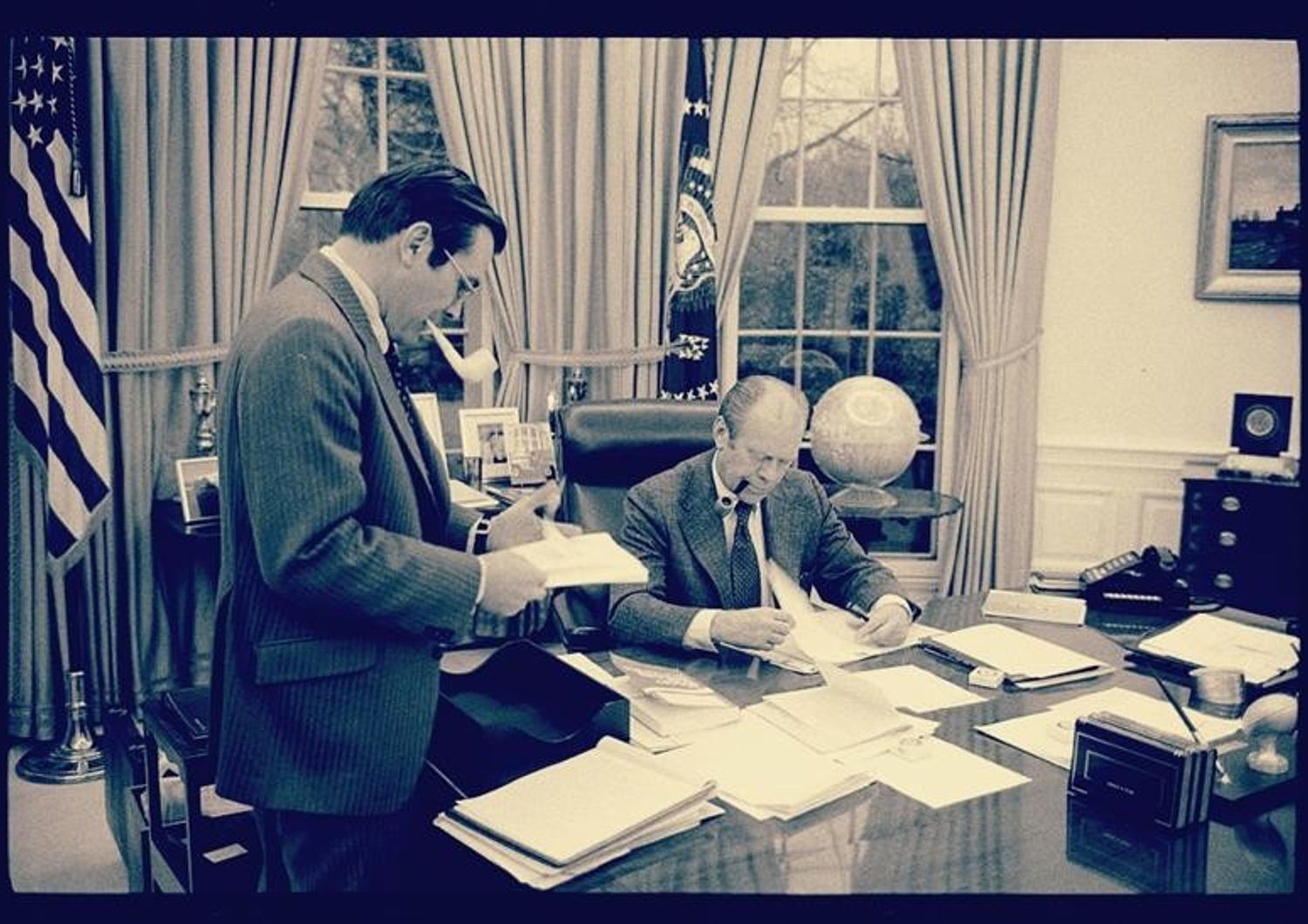 Casa Bianca, 6 febbraio 1975: il presidente Gerald Ford con Donald Rumsfeld