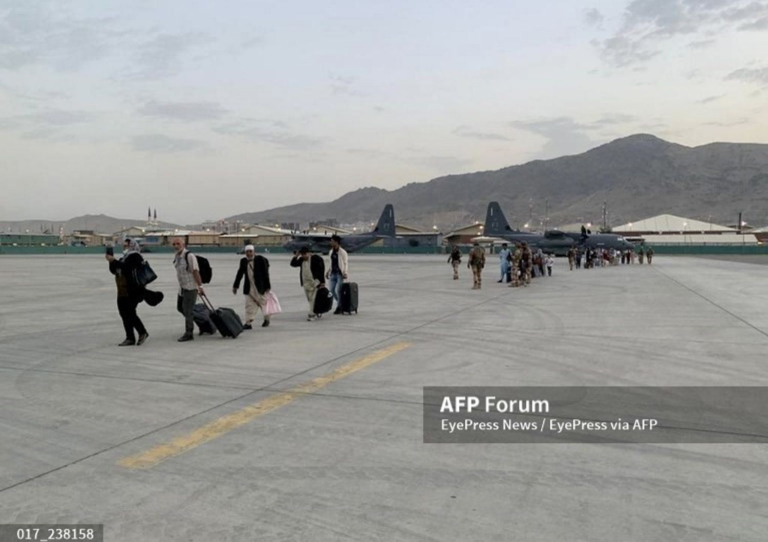 Un aereo che riporta in patria i cittadini francesi dopo la presa del potere dei talebani&nbsp;