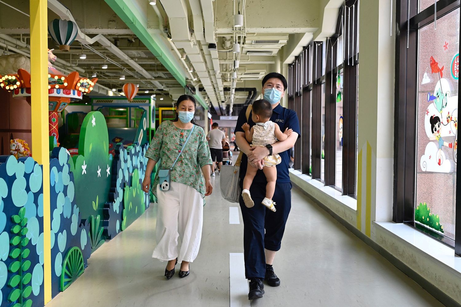 Famiglia cinese con bambini
