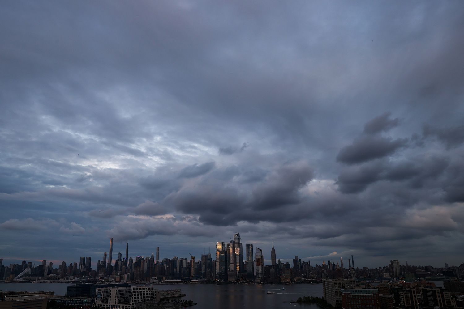 Nuvole da tempesta sopra New York