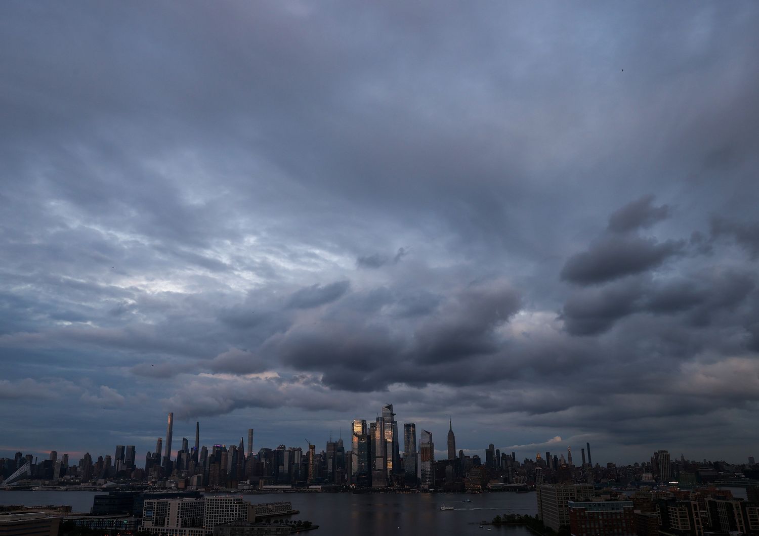 Nuvole da tempesta sopra New York