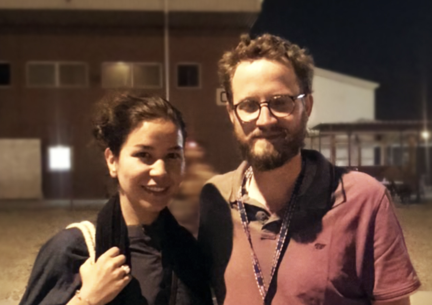 Tommaso Claudi con Zahra Ahmadi, l'attivista portata in salvo in Italia